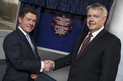 Kieran Murphy, CEO GE Healthcare Life Sciences and Carwyn Jones, First Minister of Wales at the opening ceremony for new £3m lab.